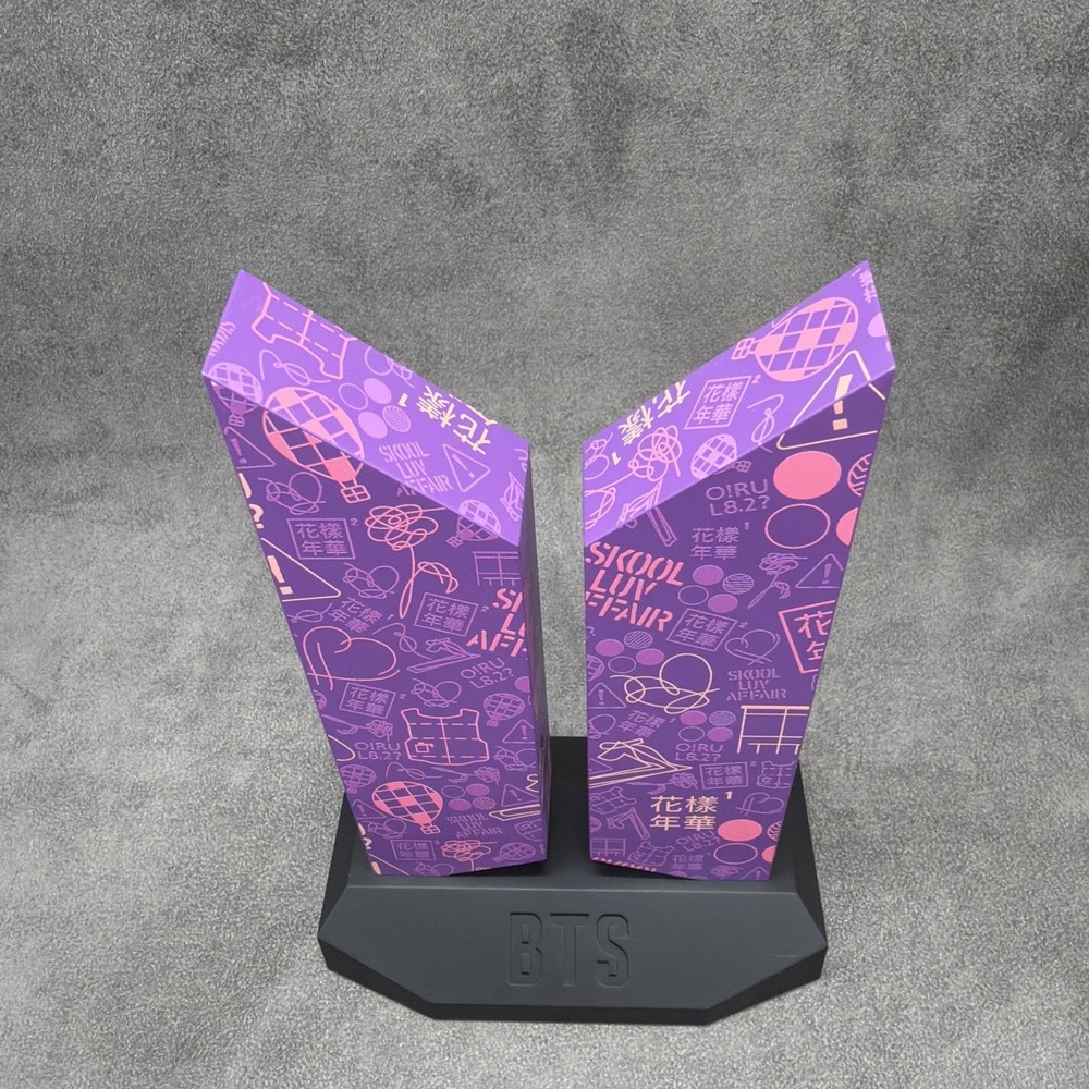 Premium BTS Logo 7 With You Edition Statue Sideshow Collectibles - Picture 2 of 5